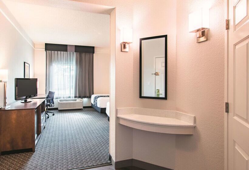 هتل La Quinta Inn & Suites By Wyndham Fort Worth City View