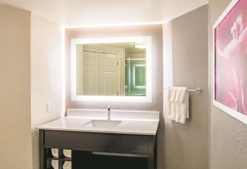 هتل La Quinta Inn & Suites By Wyndham Fort Worth City View