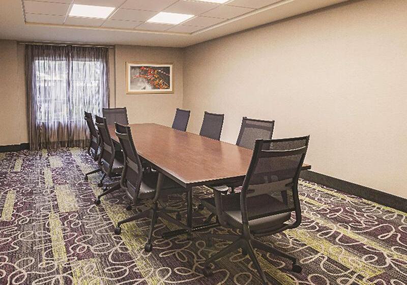 هتل La Quinta Inn & Suites By Wyndham Fort Worth City View