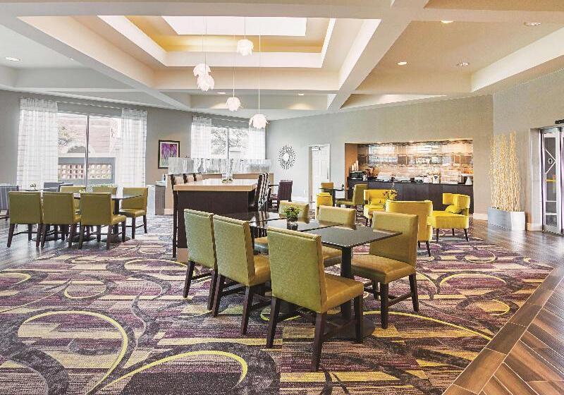 هتل La Quinta Inn & Suites By Wyndham Fort Worth City View