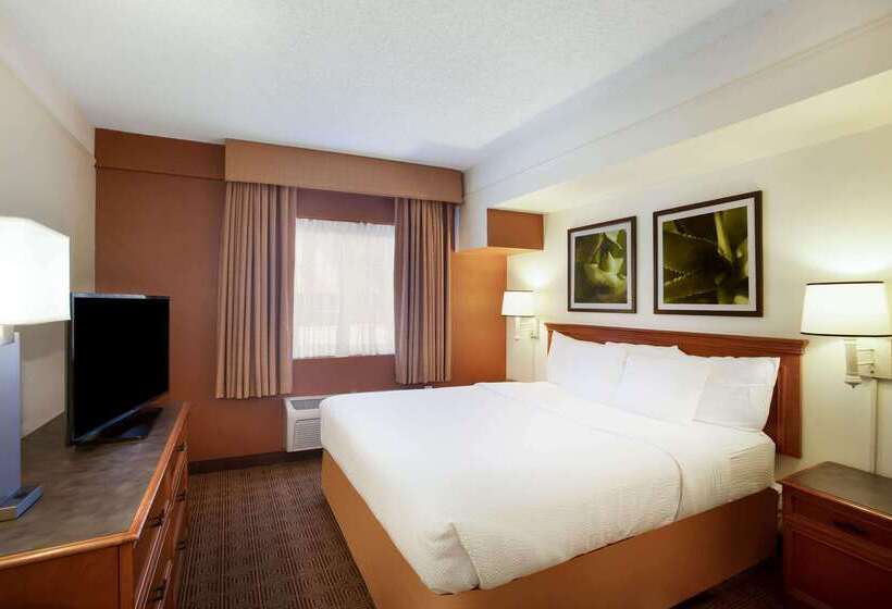 هتل La Quinta Inn By Wyndham Austin Capitol / Downtown