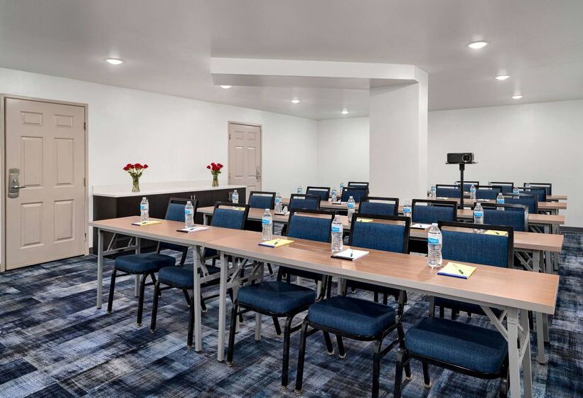 호텔 La Quinta Inn By Wyndham Columbus Airport Area