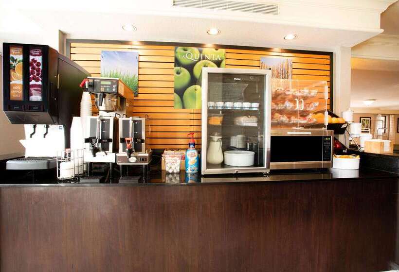 Отель La Quinta Inn By Wyndham Denver Golden