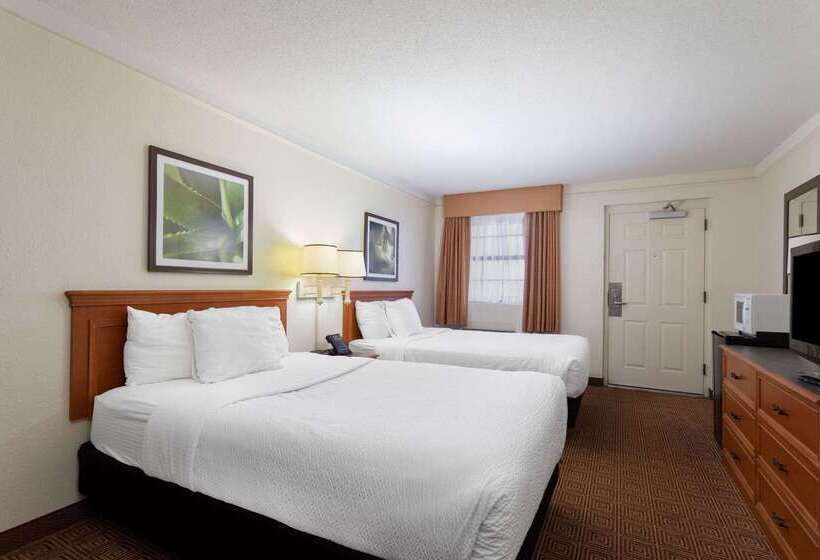 هتل La Quinta Inn By Wyndham Huntsville Research Park