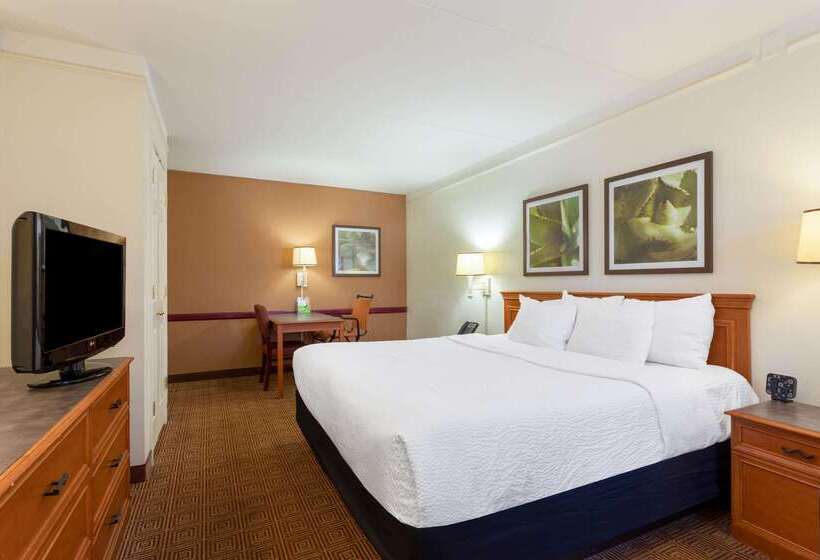 هتل La Quinta Inn By Wyndham Huntsville Research Park