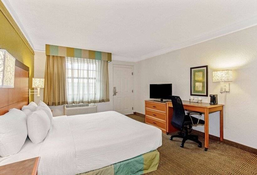 فندق La Quinta Inn By Wyndham Orlando Airport West