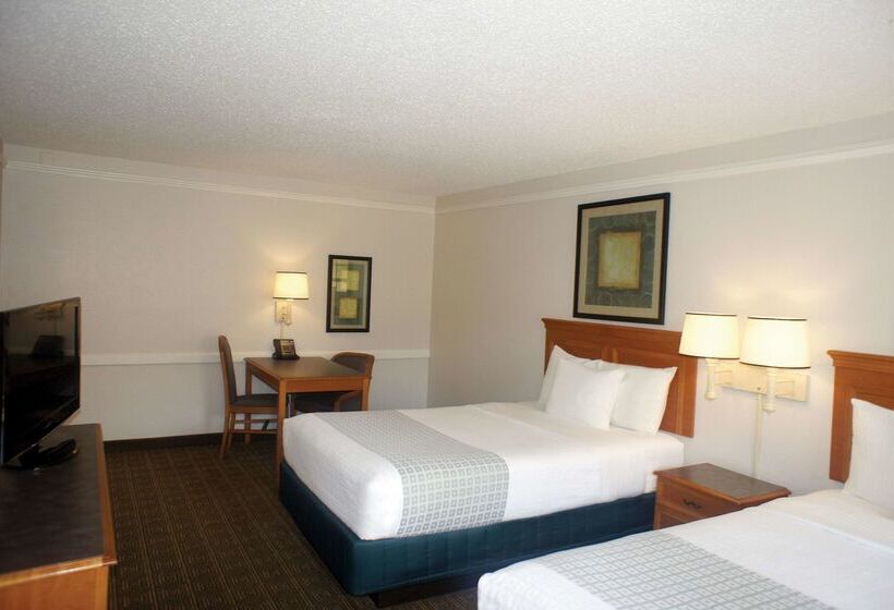 בית מלון כפרי La Quinta Inn By Wyndham Tallahassee North
