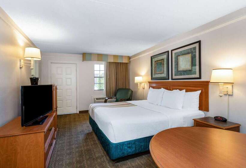 בית מלון כפרי La Quinta Inn By Wyndham Tallahassee North