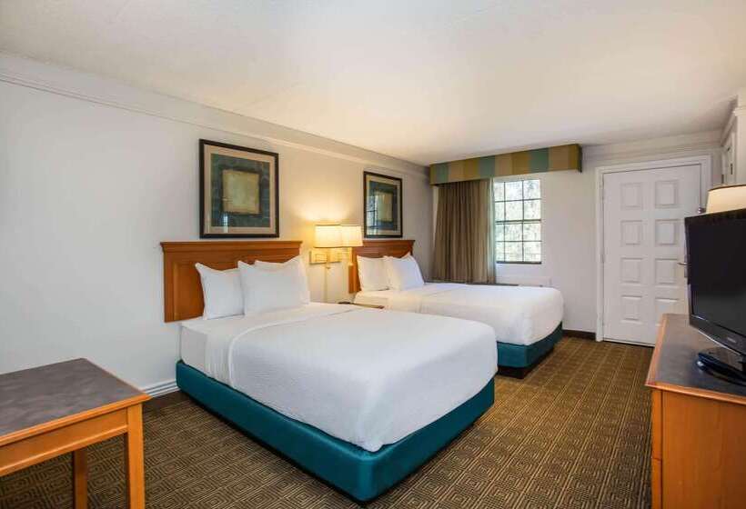 בית מלון כפרי La Quinta Inn By Wyndham Tallahassee North