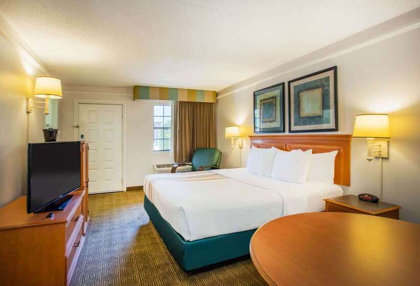 בית מלון כפרי La Quinta Inn By Wyndham Tallahassee North
