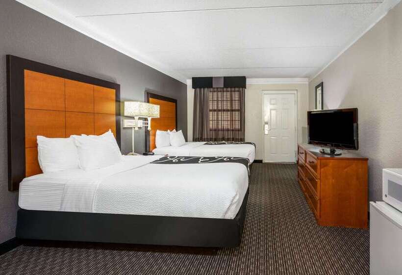 בית מלון כפרי Super 8 By Wyndham The Woodlands North