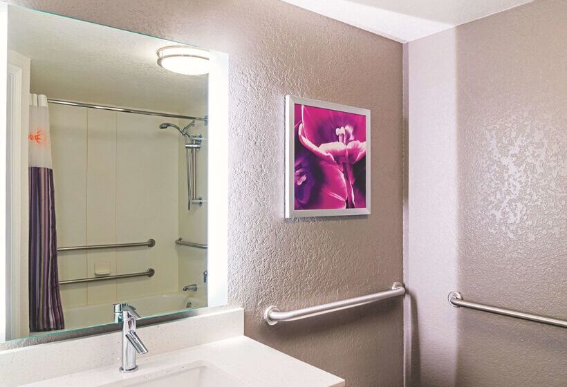 هتل La Quinta By Wyndham Denver Airport Dia