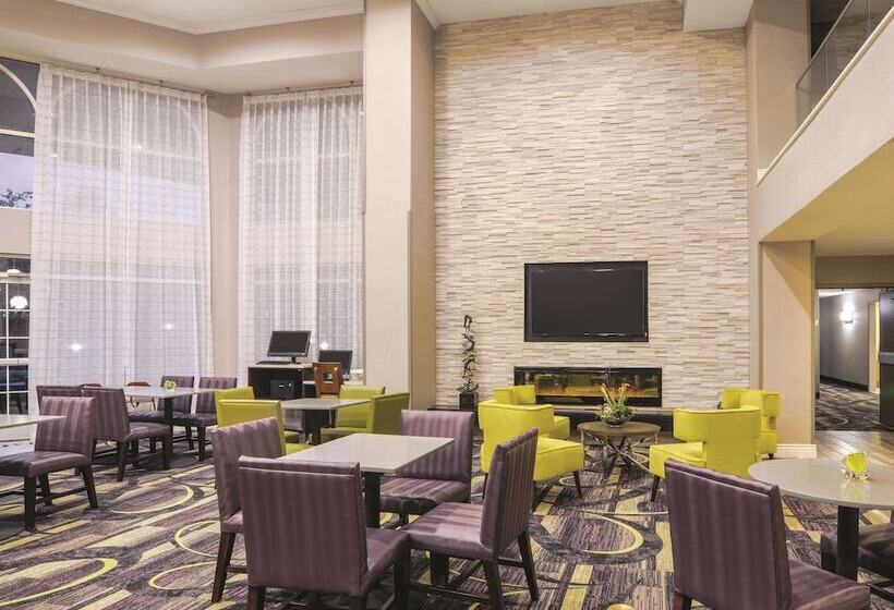 هتل La Quinta By Wyndham Denver Airport Dia