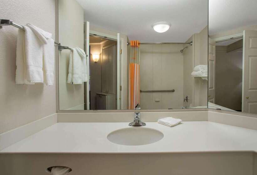 Отель La Quinta By Wyndham Denver Southwest Lakewood