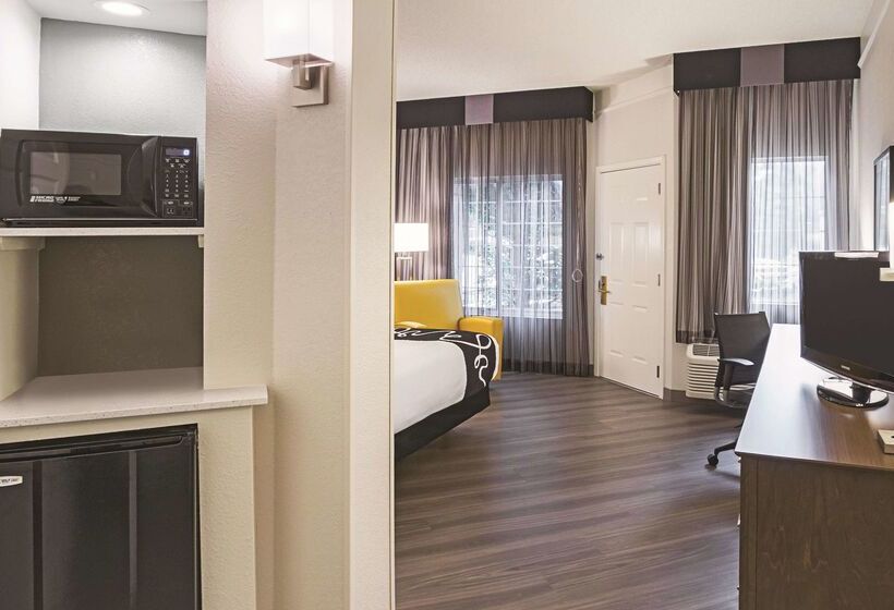 هتل La Quinta By Wyndham Fort Worth North