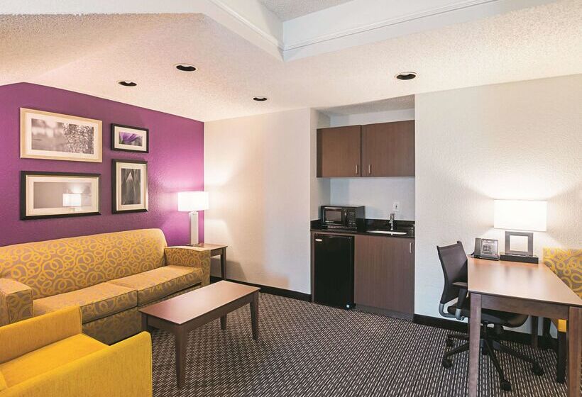 هتل La Quinta By Wyndham Fort Worth North