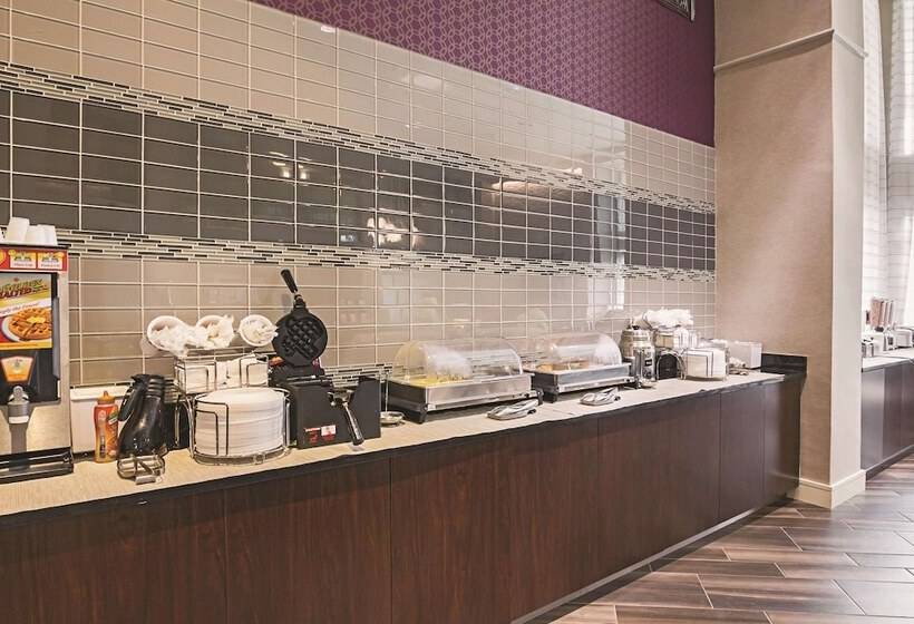 هتل La Quinta By Wyndham Fort Worth North