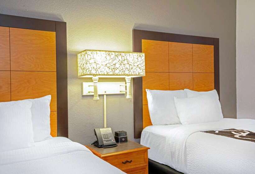 هتل La Quinta By Wyndham Houston West Park 10