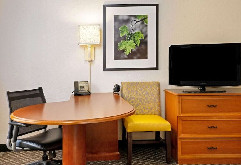 هتل La Quinta By Wyndham Houston West Park 10
