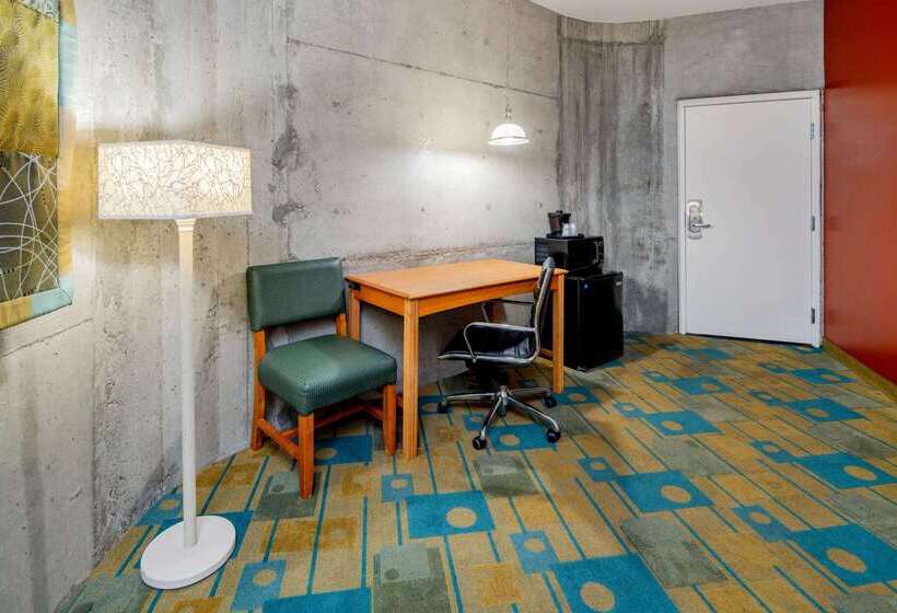 هتل La Quinta Inn & Suites By Wyndham Irvine Spectrum