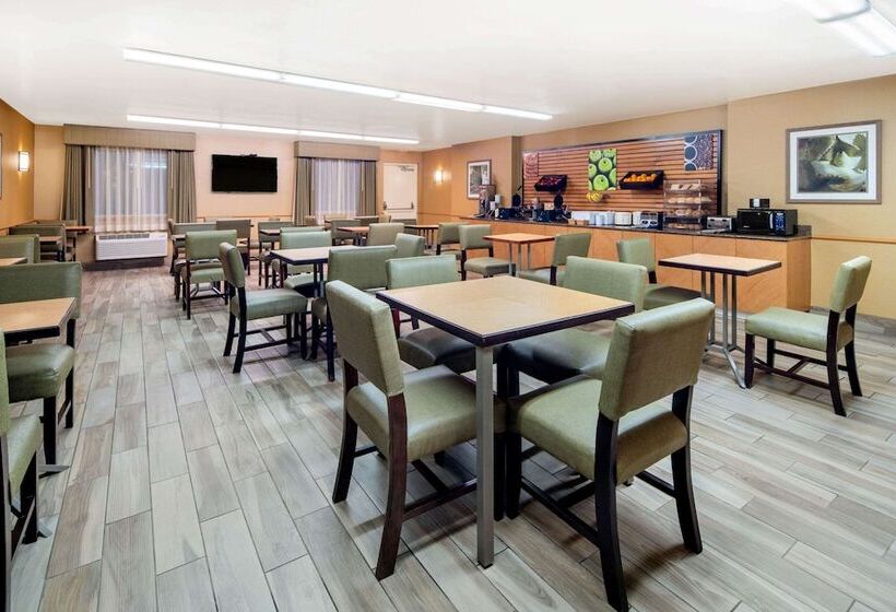 هتل La Quinta Inn & Suites By Wyndham Irvine Spectrum