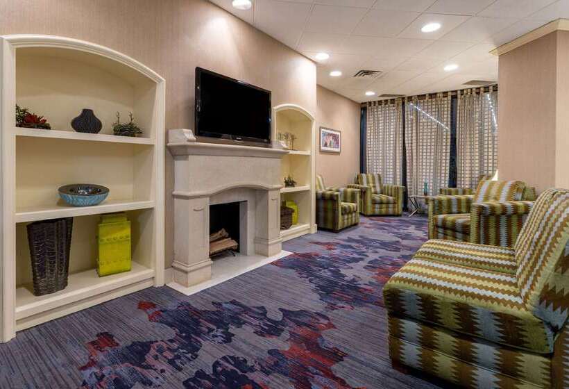 בית מלון כפרי La Quinta Inn & Suites By Wyndham Kingsport Tricities Airport