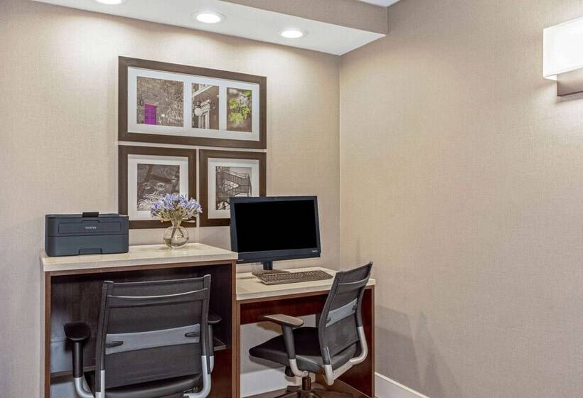 فندق La Quinta Inn & Suites By Wyndham Panama City