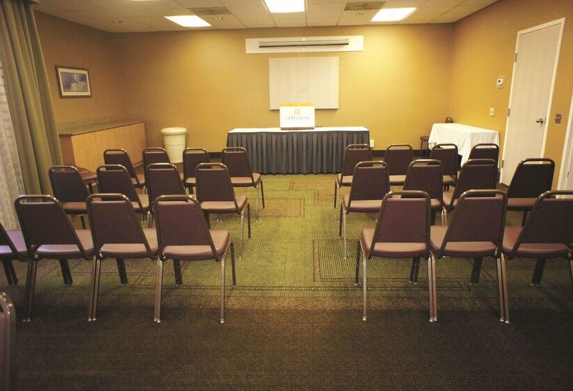 Отель La Quinta By Wyndham Round Rock North