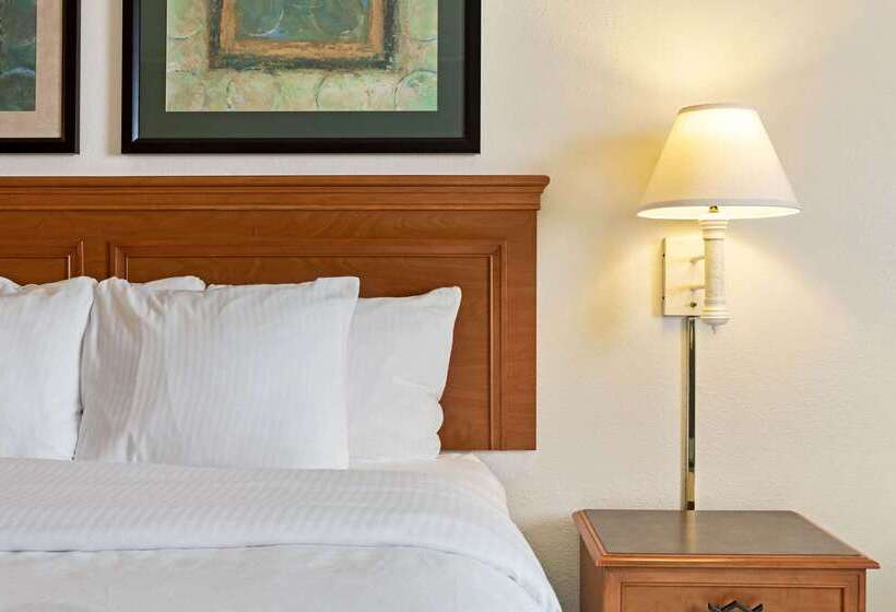 Отель La Quinta By Wyndham Round Rock North