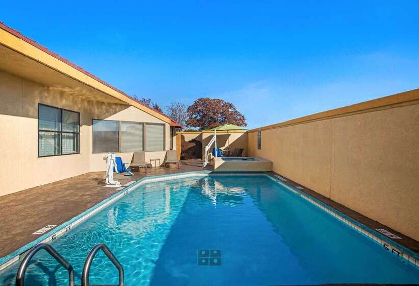 Отель La Quinta By Wyndham Round Rock North