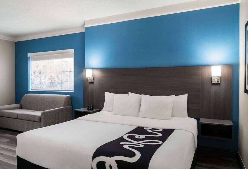 Отель La Quinta By Wyndham Round Rock North