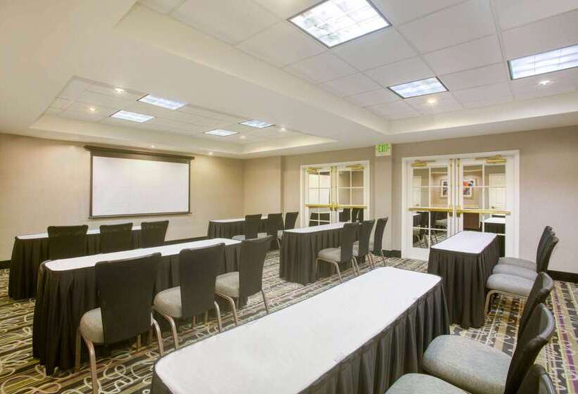 هتل La Quinta By Wyndham St. Louis Westport