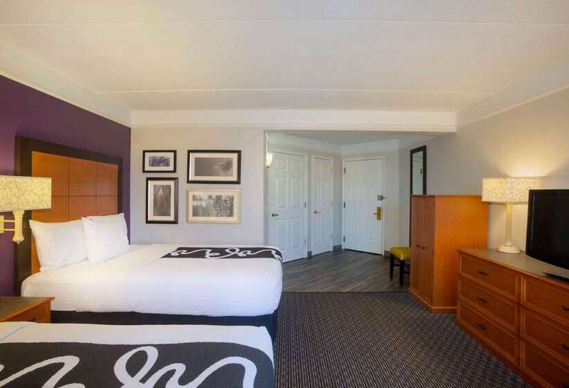 هتل La Quinta By Wyndham St. Louis Westport