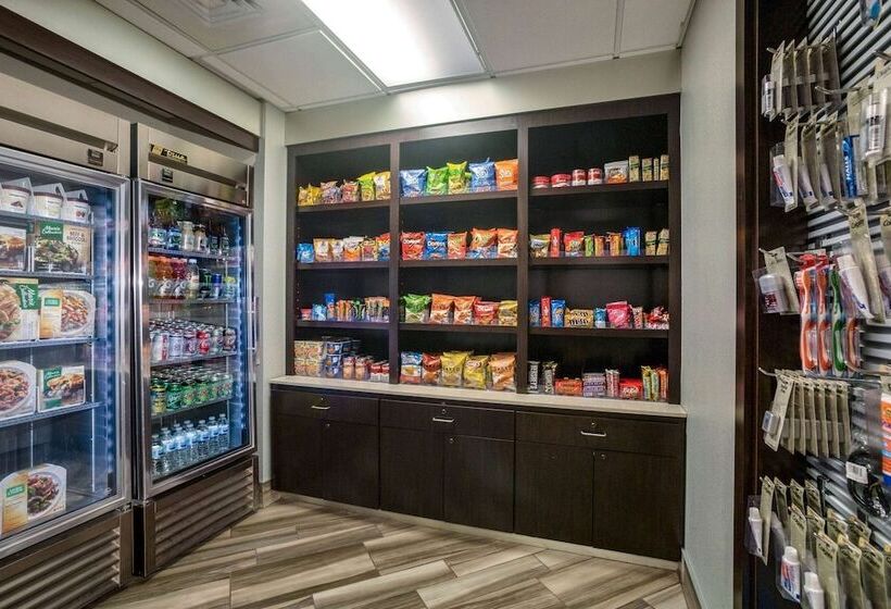 هتل La Quinta By Wyndham St. Louis Westport