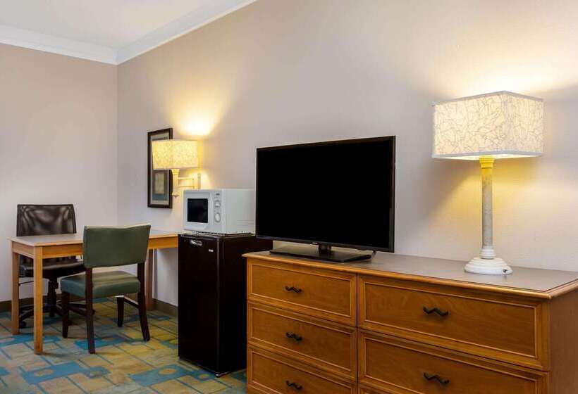 فندق La Quinta By Wyndham St. Pete Clearwater Airport