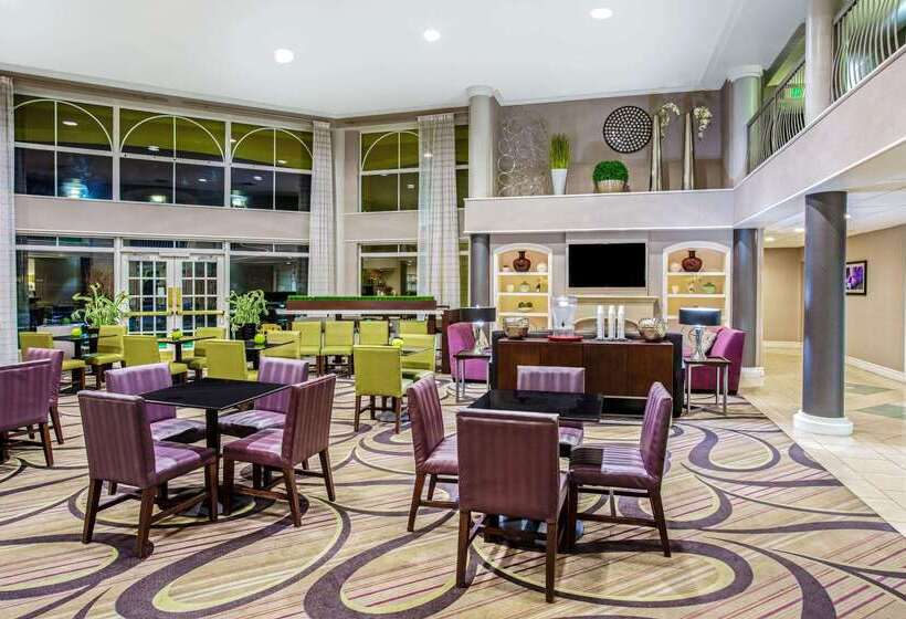 Отель La Quinta By Wyndham Tucson Airport