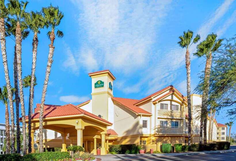 Отель La Quinta By Wyndham Tucson Airport