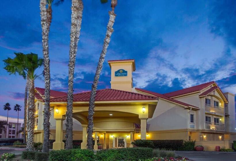 Отель La Quinta By Wyndham Tucson Airport