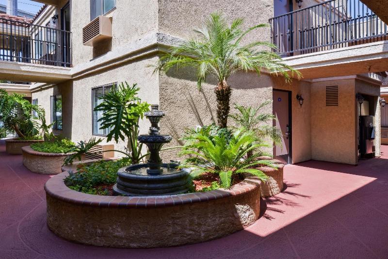 בית מלון כפרי Laguna Inn And Suites