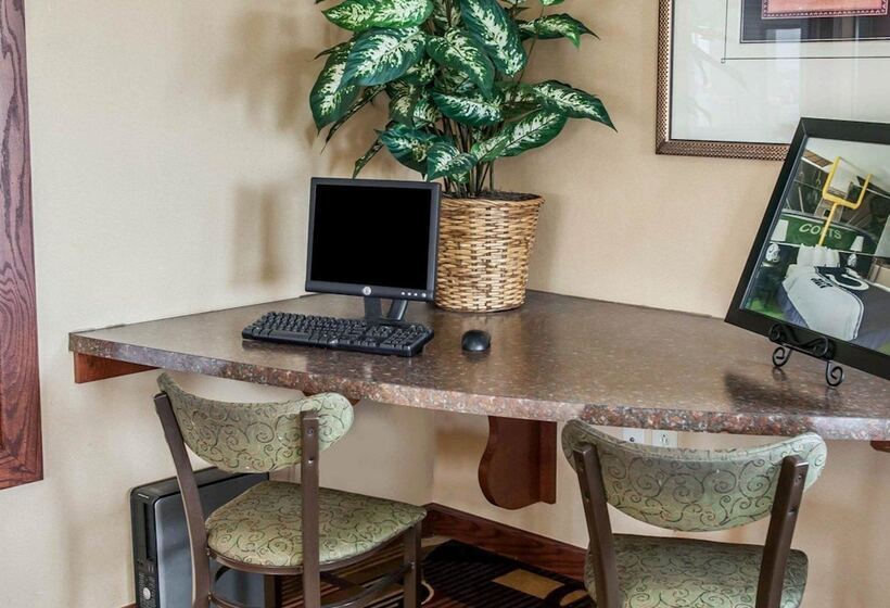 בית מלון כפרי Quality Inn & Suites Greenfield I70