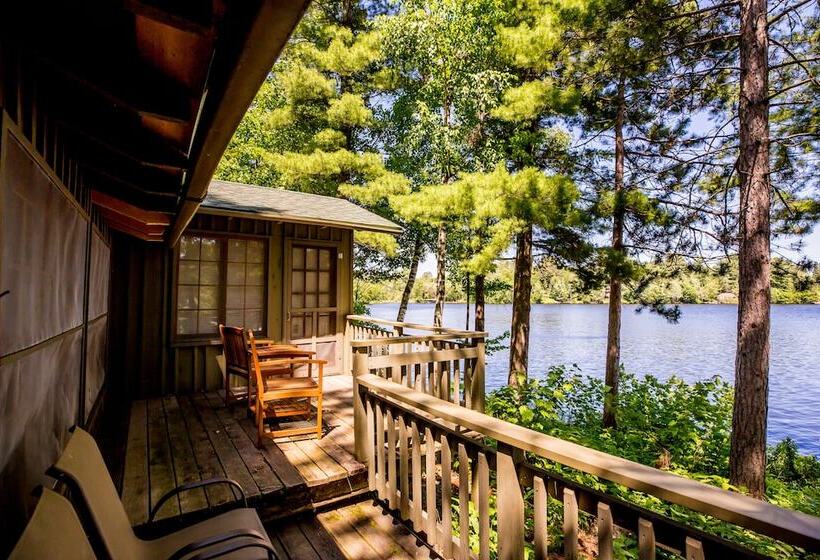 Ludlow's Island Resort