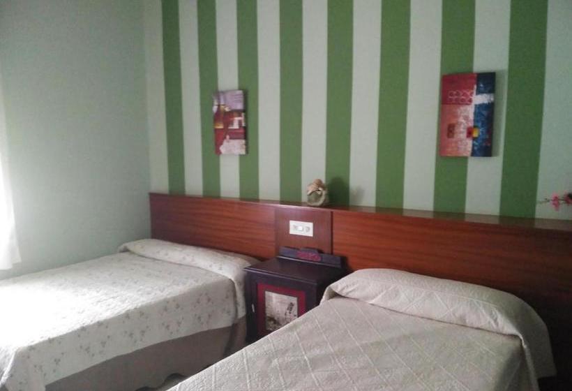 فندق Hostal Restaurante Milan Ii