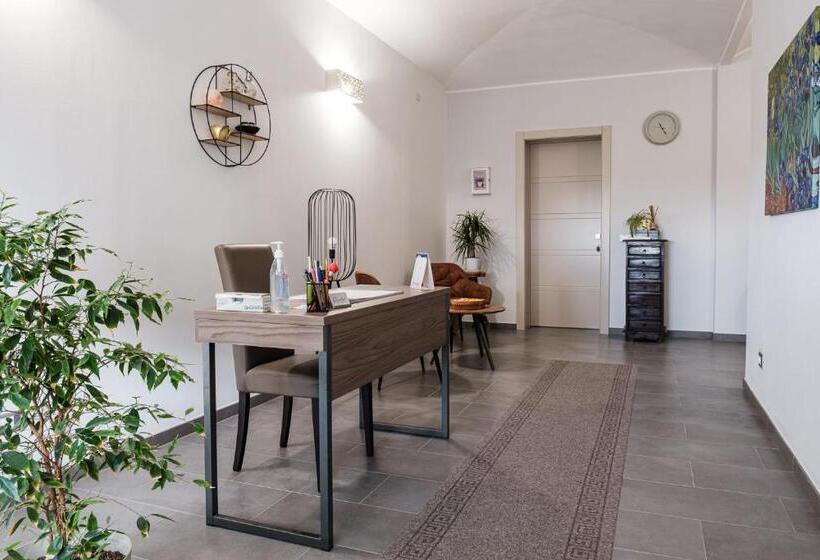 بنسيون Claudio Rooms