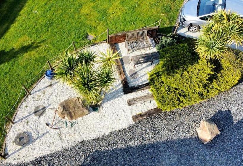 ベッドアンドブレックファースト Chambres D Hôtes Chez L Habitant   Bed& Breakfast Homestay