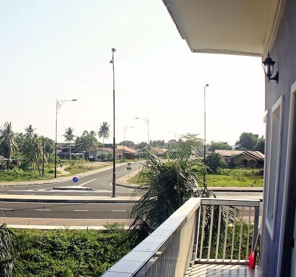 هتل Cenang Langkawi House