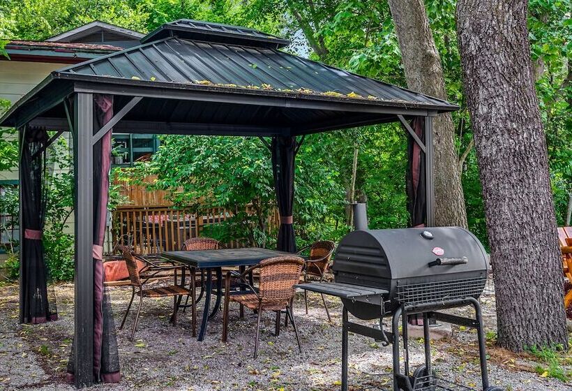 فندق Log Cabin Inn