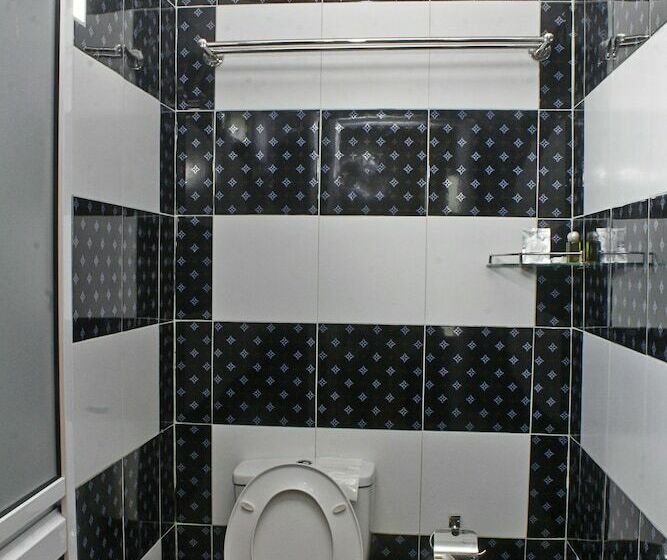 هتل Cenang Langkawi House