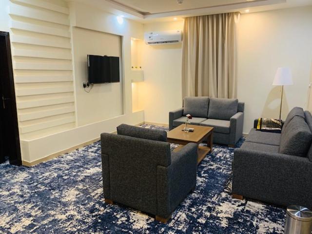 هتل Lova Suites