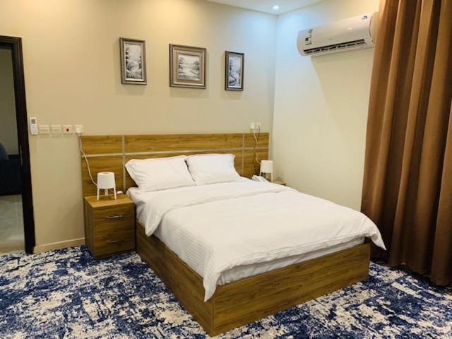 هتل Lova Suites