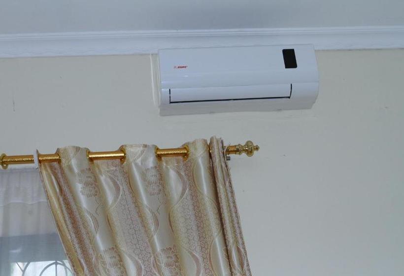 ホテル Lesa Garden